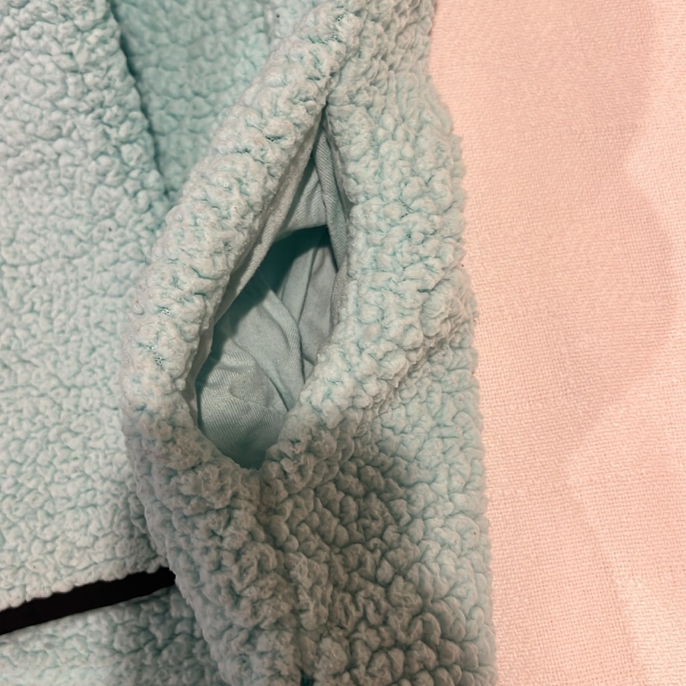 Victoria secret fleece - Picture 6 of 6